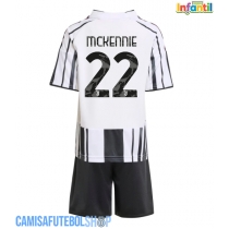 Camisa de time de futebol Juventus Weston McKennie #22 Replicas 1º Equipamento Infantil 2025-26 Manga Curta (+ Calças curtas)
